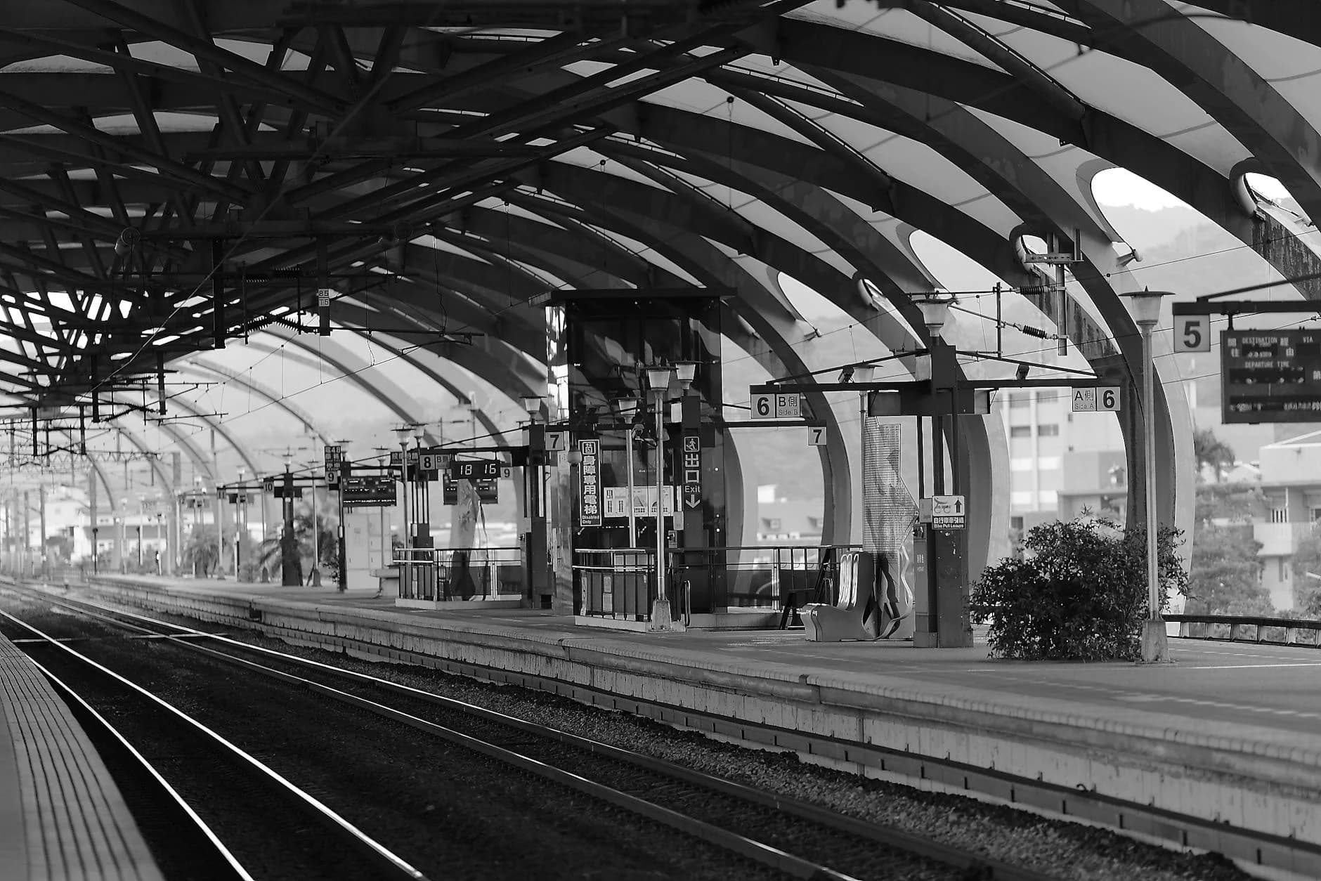 Transport and infrastructure in New Zealand — roads, public transit, and getting around