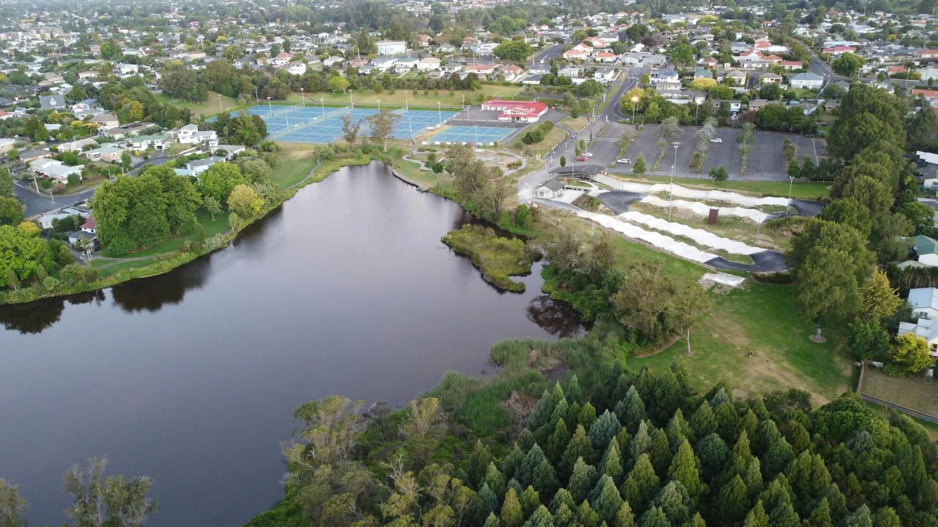University of Waikato — business, law, and science in Hamilton with a strong Māori focus